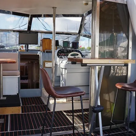 Bateau Cocoon En Amoureux ספינת מלון