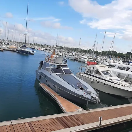 Botel Bateau Cocoon En Amoureux