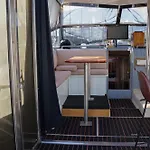 Bateau Cocoon En Amoureux Ботель Бордо