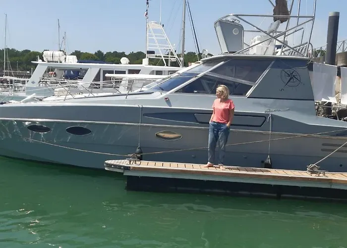 Botel Bateau Cocoon En Amoureux *