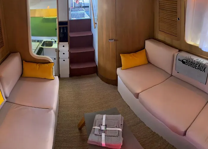 Bateau Cocoon En Amoureux Botel Bordéus